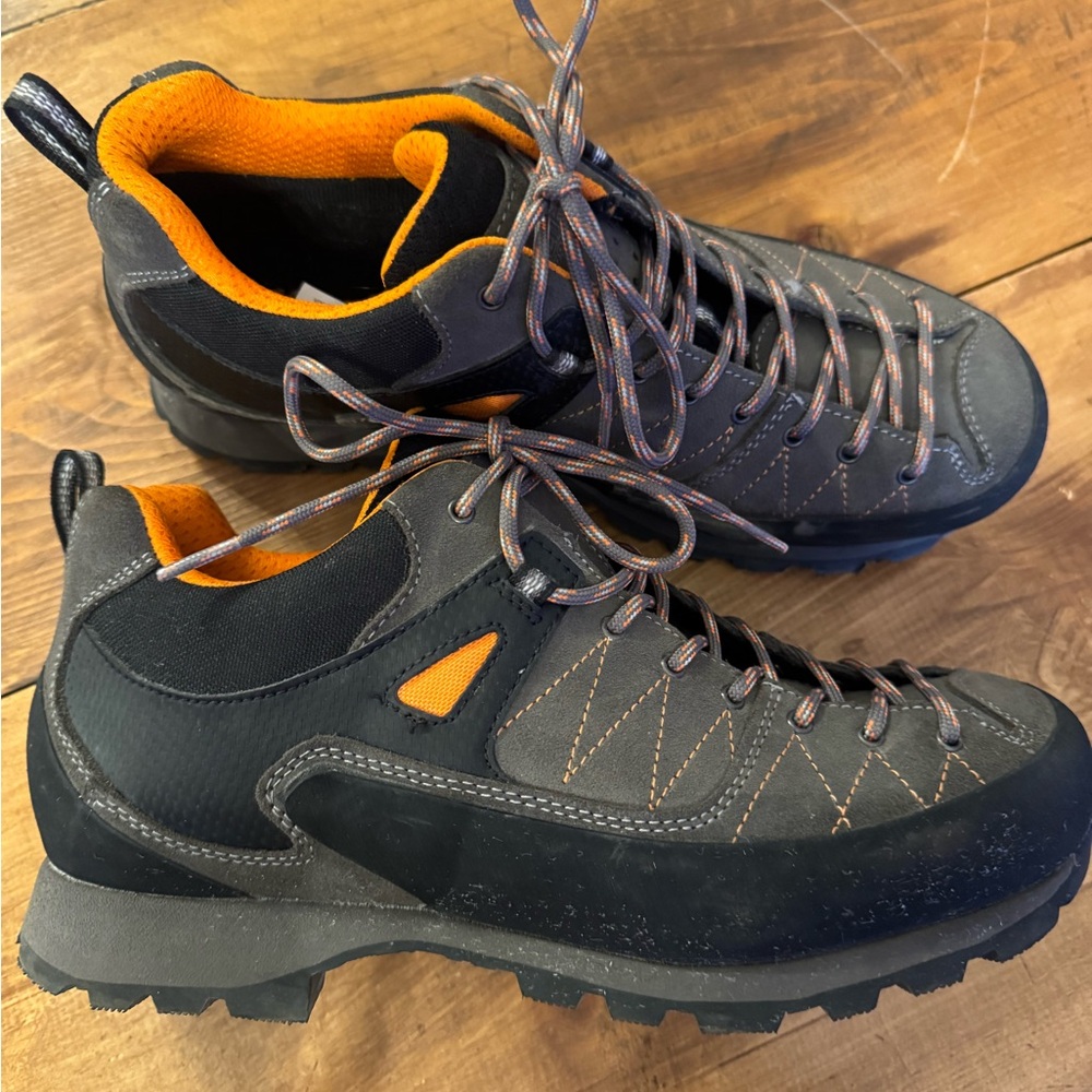 Kenetrek Bridger low size 8 men’s hiking shoes
